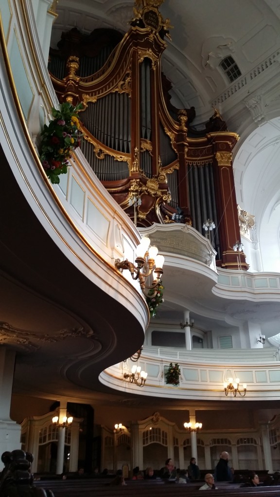 10.00 am - the mighty organ of Der Michel