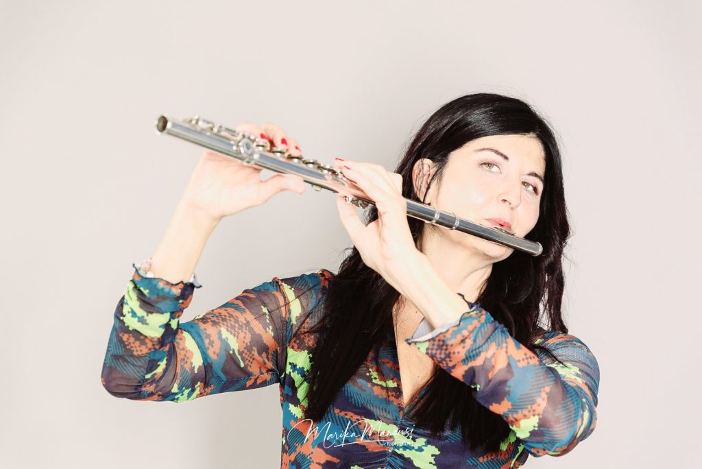 Meet Florence-based composer and performer Cristina Italiani, who blends flute and field recordings and improvises with traditional Mediterranean music and music from the Far East.